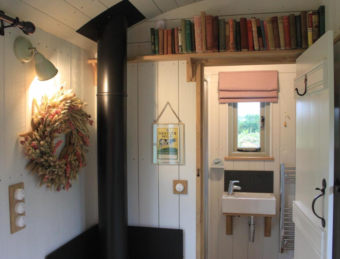 アトックシター The Parlour, For Alton Towers & The Peak Districtヴィラ エクステリア 写真